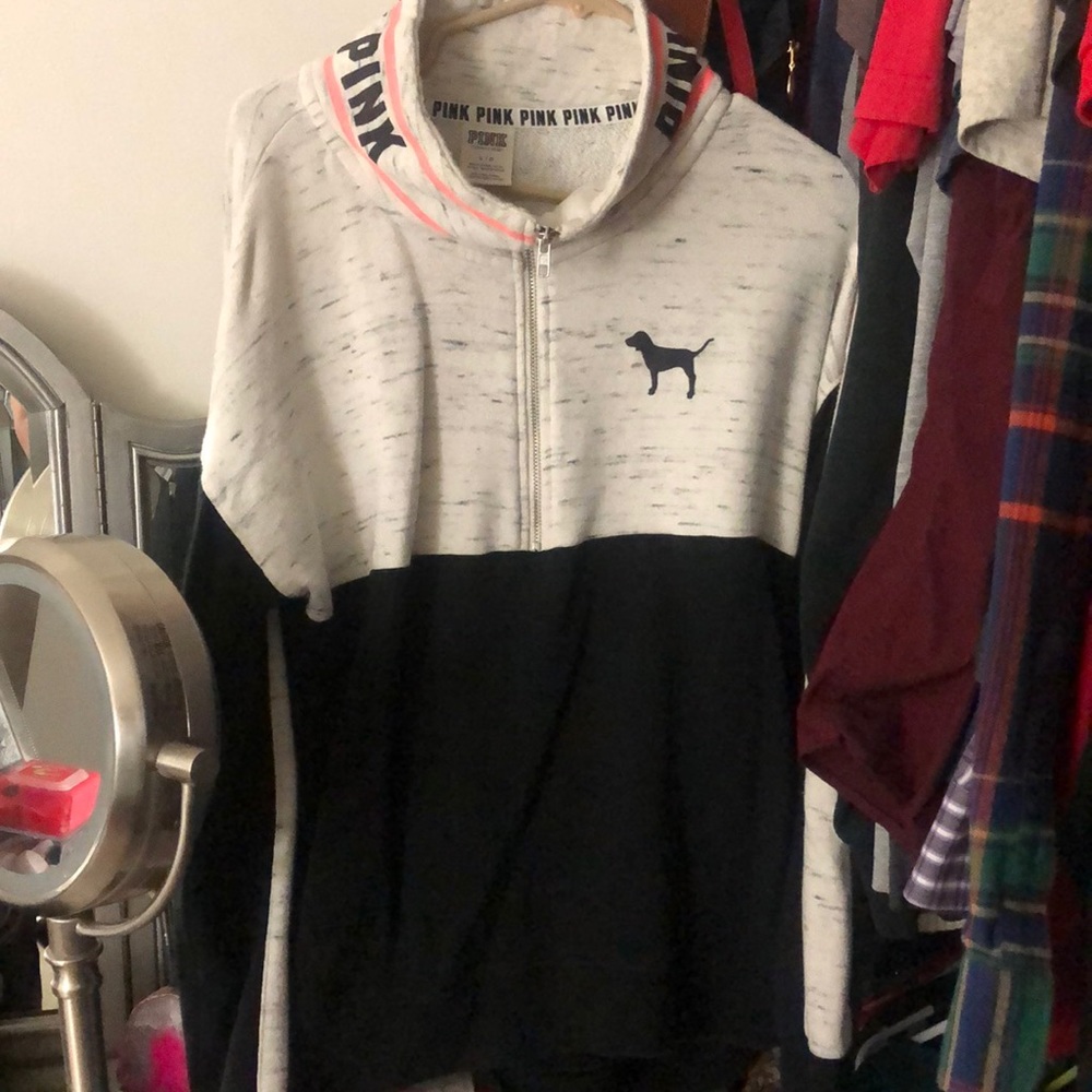 VS pink pullover
